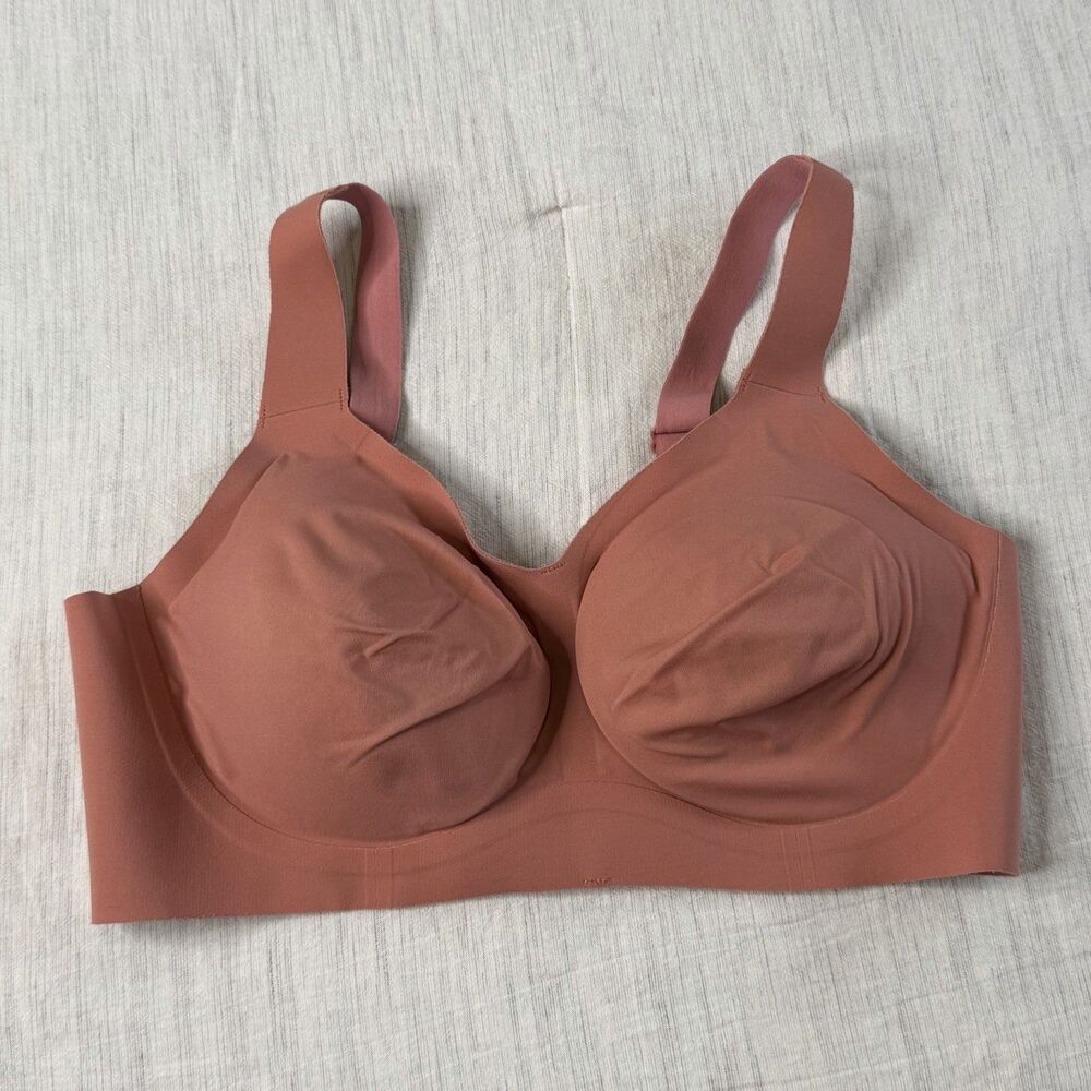 Evelyn & Bobbie Beyond Bra Seamless Wireless Bra Size Small Dusty Rose